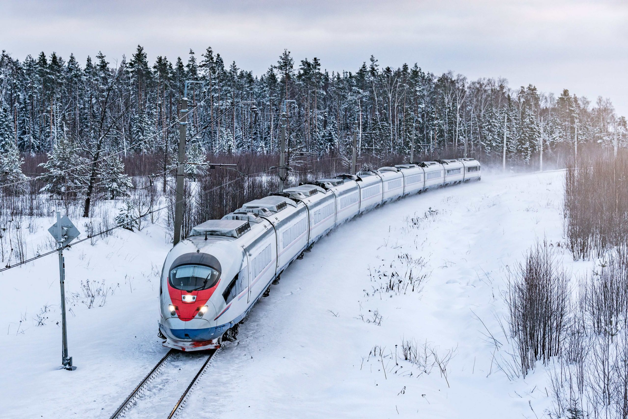 M-Max industrial computing for rail uses high-voltage can PCI104 from kvaser
